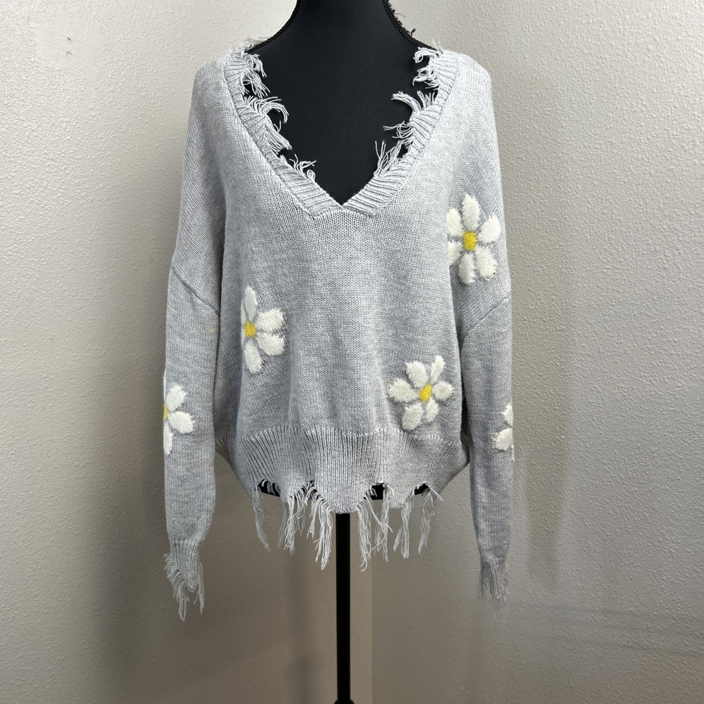 Polly & Esther Sweater Women's Large Gray‎ Floral Frayed Edge V-Neck Long Sleeve